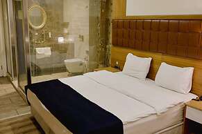 The Hera Platinum Hotel