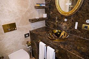 The Hera Platinum Hotel