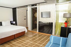 The Hera Platinum Hotel