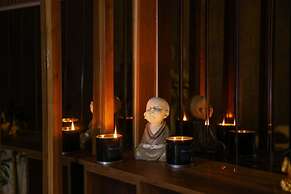 The Hera Platinum Hotel