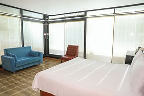 The Hera Platinum Hotel