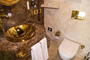 The Hera Platinum Hotel