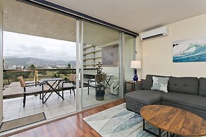 Waikiki Oasis Private One Bedroom 1 Condo by RedAwning