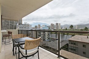 Waikiki Oasis Private One Bedroom 1 Condo by RedAwning