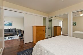 Waikiki Oasis Private One Bedroom 1 Condo by RedAwning