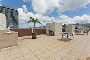 Waikiki Oasis Private One Bedroom 1 Condo by RedAwning