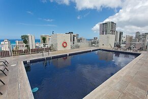 Waikiki Oasis Private One Bedroom 1 Condo by RedAwning