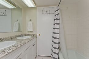 Waikiki Oasis Private One Bedroom 1 Condo by RedAwning