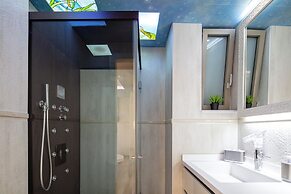 DeMaNi President Suites