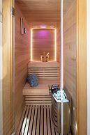 DeMaNi President Suites