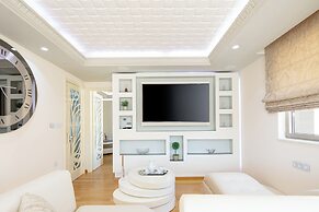 DeMaNi President Suites