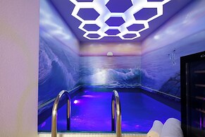 DeMaNi President Suites