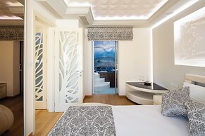 DeMaNi President Suites