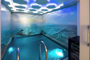 DeMaNi President Suites