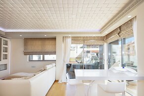 DeMaNi President Suites