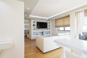 DeMaNi President Suites