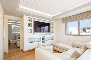 DeMaNi President Suites