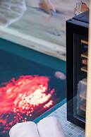 DeMaNi President Suites