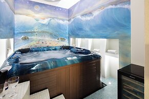 DeMaNi President Suites