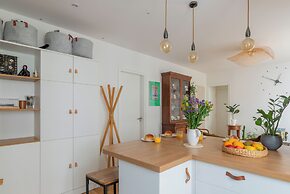 Paris Porte Maillot Design residence