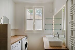 Paris Porte Maillot Design residence