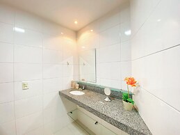 Carneiros Beach Resort