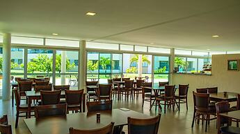 Carneiros Beach Resort
