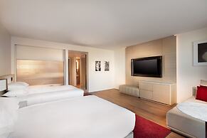 Adelaide Marriott Hotel