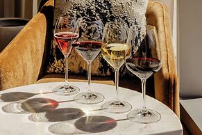 HALL Park Hotel, Autograph Collection