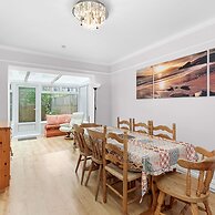 Pebble Corner With Free Parking By My Getaways