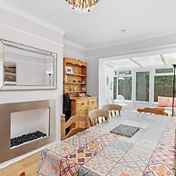 Pebble Corner With Free Parking By My Getaways