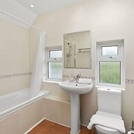 Pebble Corner With Free Parking By My Getaways