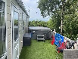 Luxury Rural Hottub Lodge in Northumberland