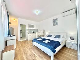 For-A Apartmani