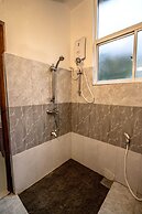 Spacious 4-bed Apartment in Katugastota