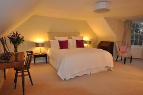 Charming 10-bed House in Blairgowrie