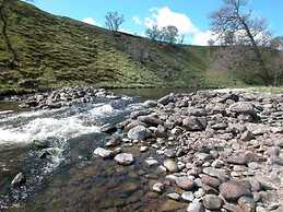 Charming 10-bed House in Blairgowrie