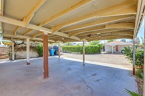 Peaceful & Bright Condo: 4 Mi to Downtown Phoenix!