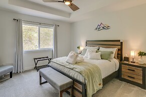 Chic Anchorage Townhome < 1 Mi to Kincaid Park!