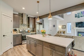 Chic Anchorage Townhome < 1 Mi to Kincaid Park!