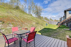 Chic Anchorage Townhome < 1 Mi to Kincaid Park!