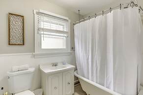 Cincinnati Apartment: 1 Mi to Hyde Park Square!