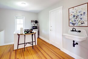 Cincinnati Apartment: 1 Mi to Hyde Park Square!