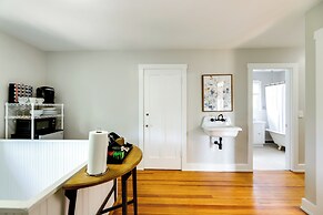 Cincinnati Apartment: 1 Mi to Hyde Park Square!