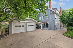 Cincinnati Apartment: 1 Mi to Hyde Park Square!