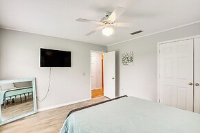 Yantis Retreat on 10 Acres: Steps to Lake Fork!