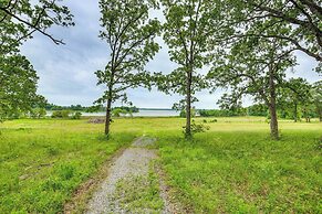 Yantis Retreat on 10 Acres: Steps to Lake Fork!