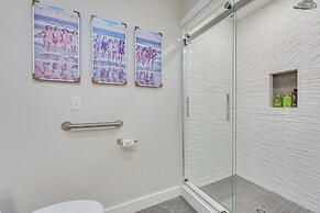 Modern Cabin in Lake Placid w/ Mountain Views!