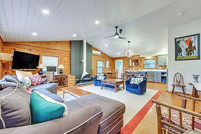 Modern Cabin in Lake Placid w/ Mountain Views!