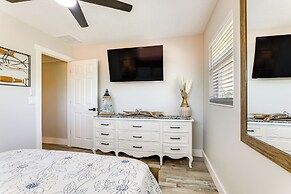 Dog-friendly Bradenton House w/ Pool & Game Room!